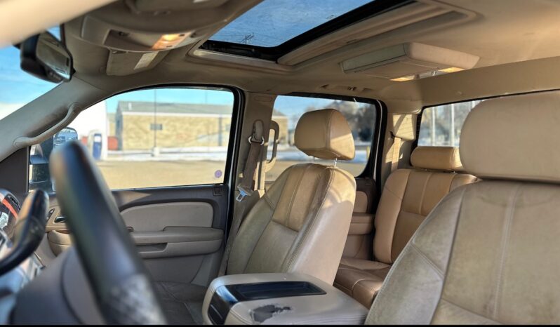 
								2008 GMC sierra 2500 HD Crew Cab full									