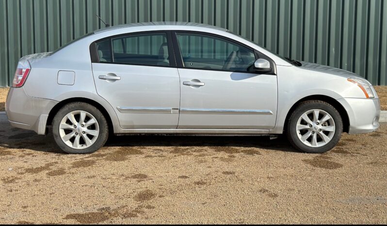 
								2011 Nissan sentra full									