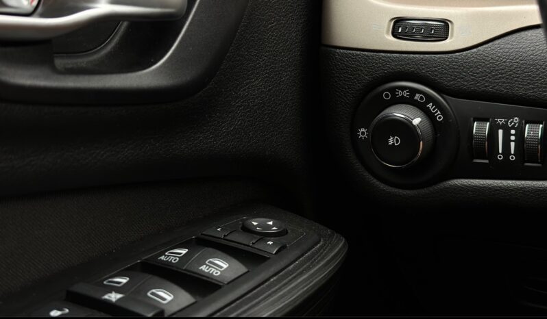 
								2014 Jeep Cherokee full									