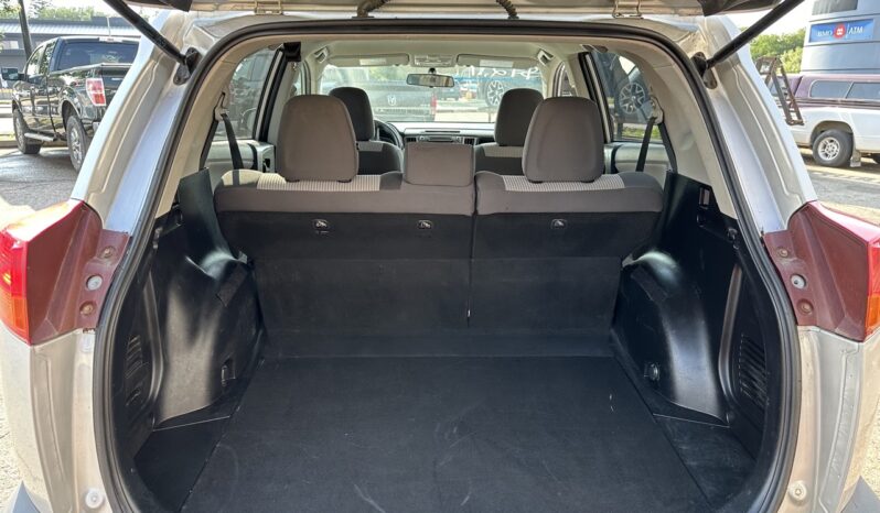 
								2013 Toyota RAV4 full									