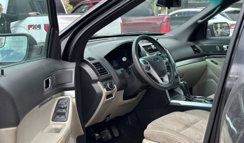 
								2013 Ford Explorer AWD full									