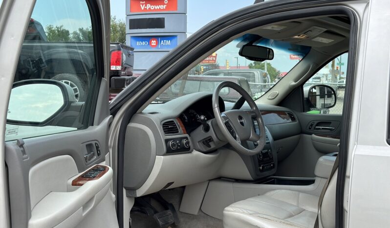 
								2008 GMC Yukon full									