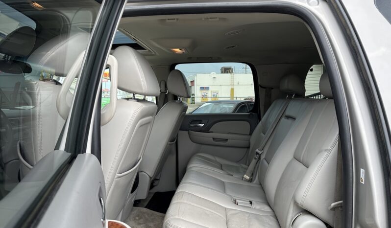 
								2008 GMC Yukon full									