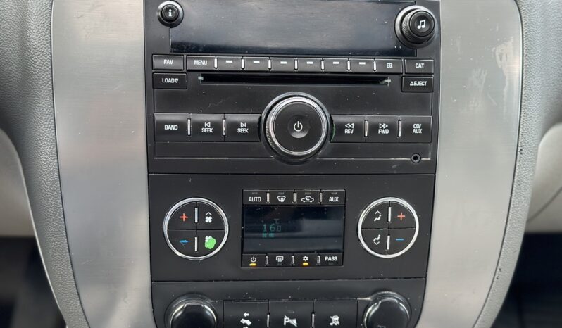 
								2008 GMC Yukon full									