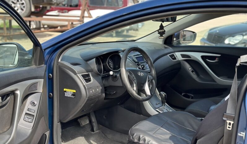 
								2013 Hyundai Elantra full									