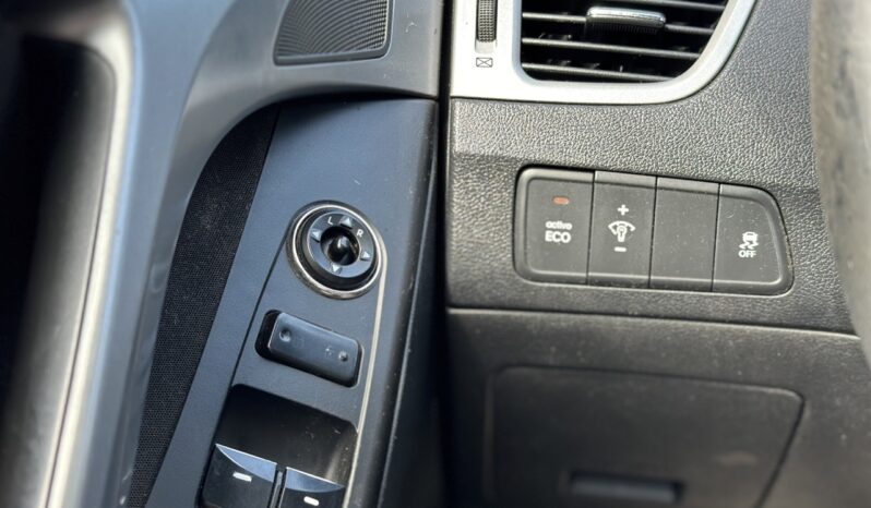 
								2013 Hyundai Elantra full									