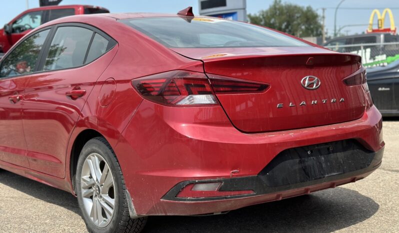 
								2019 Hyundai Elantra full									