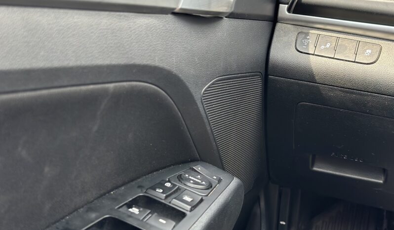 
								2019 Hyundai Elantra full									