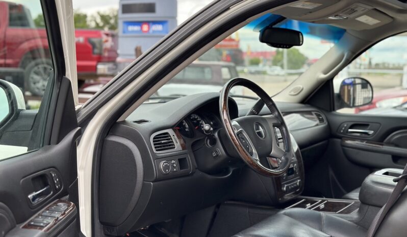 
								2010 GMC Yukon Denali full									