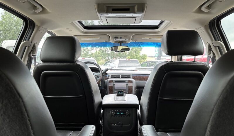 
								2010 GMC Yukon Denali full									