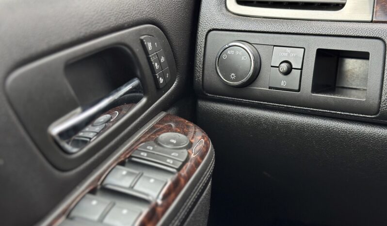 
								2010 GMC Yukon Denali full									