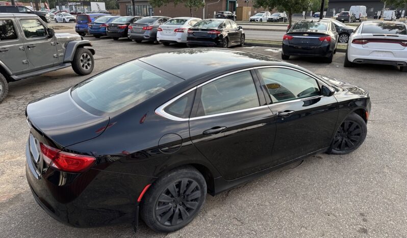 
								2016 Chrysler 200 full									
