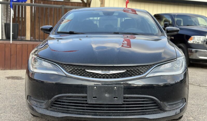 
								2016 Chrysler 200 full									