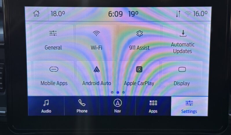 
								2022 Ford Explorer XLT 4WD full									