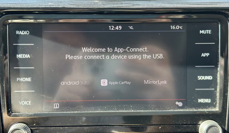 
								2021 Volkswagen Passat full									