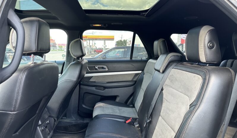 
								2017 Ford Explorer XLT 4WD full									