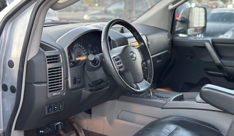 
								2004 Nissan Pathfinder Armada full									