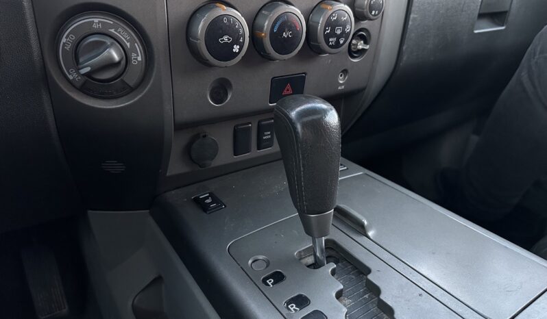
								2004 Nissan Pathfinder Armada full									