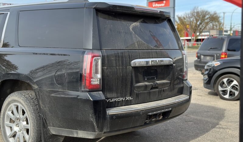 
								2017 GMC YUKON XL DENALI full									