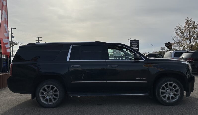 
								2017 GMC YUKON XL DENALI full									