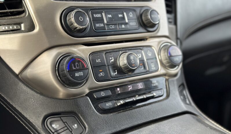 
								2017 GMC YUKON XL DENALI full									