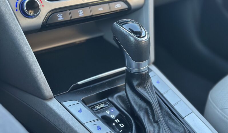 
								2017 HYUNDAI ELANTRA LIMITED SE full									