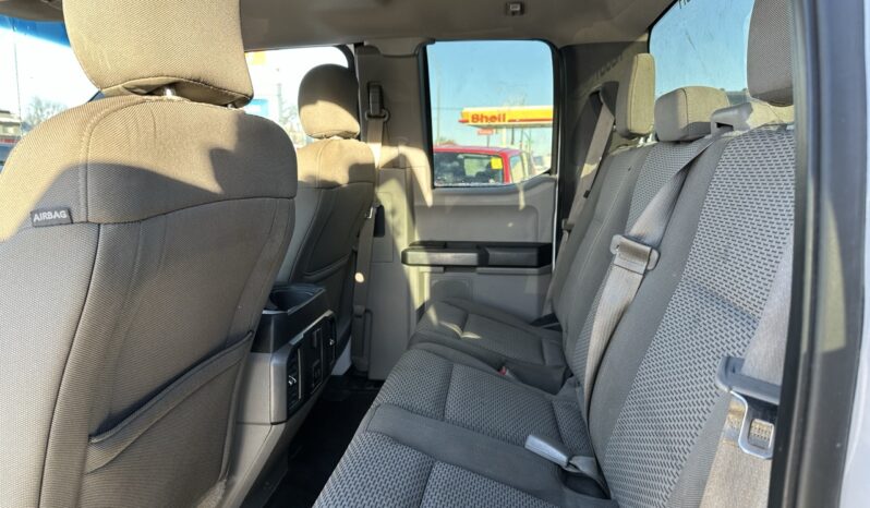 
								2017 Ford F-150 XLT Extended Cab full									