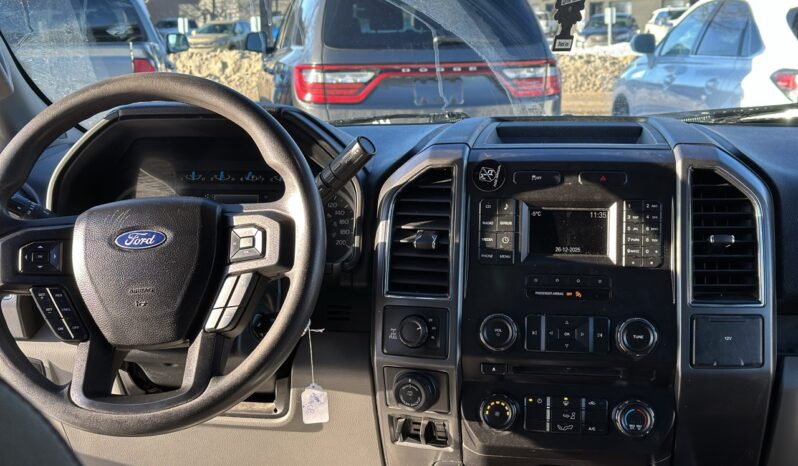 
								2017 Ford F-150 XLT Extended Cab full									