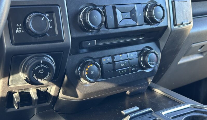
								2017 Ford F-150 XLT Extended Cab full									