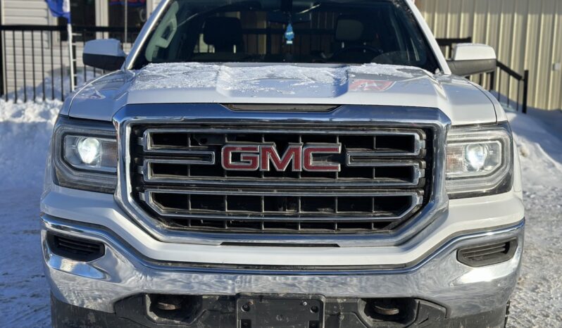
								2017 GMC Sierra SLE full									