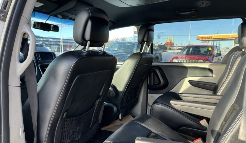 
								2017 Dodge Caravan SXT full									