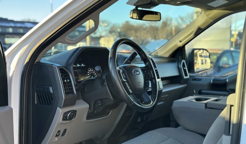 
								2019 Ford F-150 XLT Extended cab full									