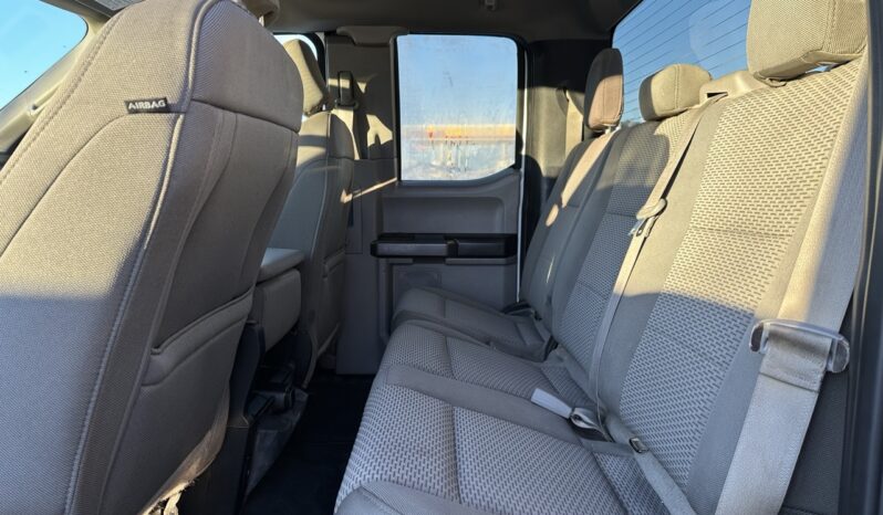 
								2019 Ford F-150 XLT Extended cab full									