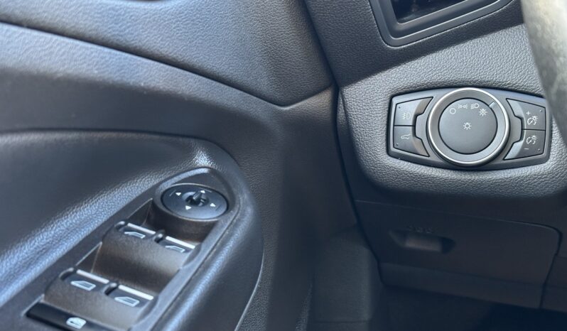 
								2019 Ford Escape SEL full									