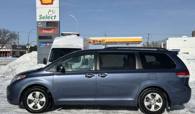 2014 Toyota Sienna LE