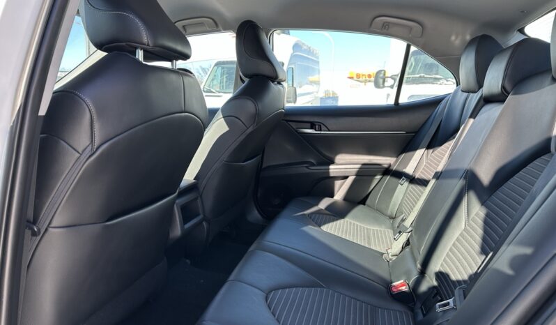 
								2022 Toyota Camry SE full									