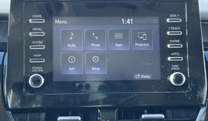 
								2022 Toyota Camry SE full									
