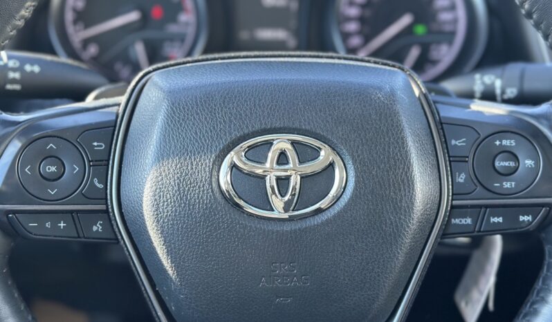 
								2022 Toyota Camry SE full									