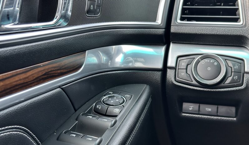 
								2016 Ford Explorer Limited full									