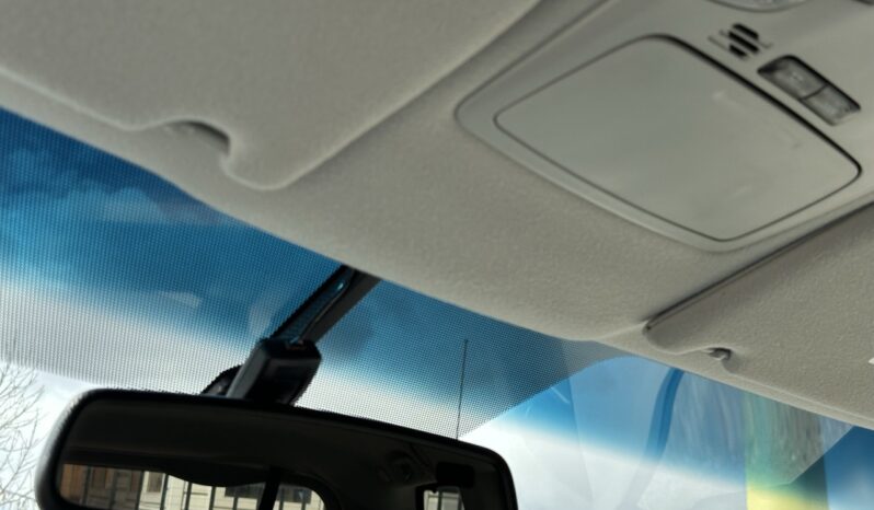 
								2014 Toyota Sienna LE full									