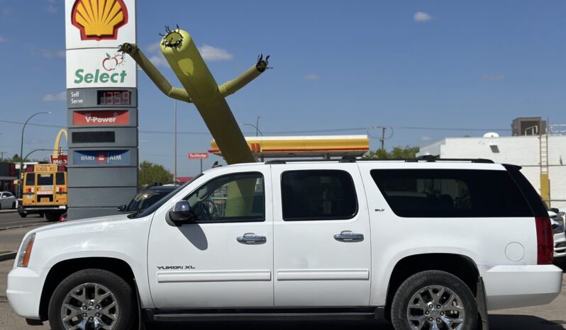 
								2011 GMC Yukon XL full									