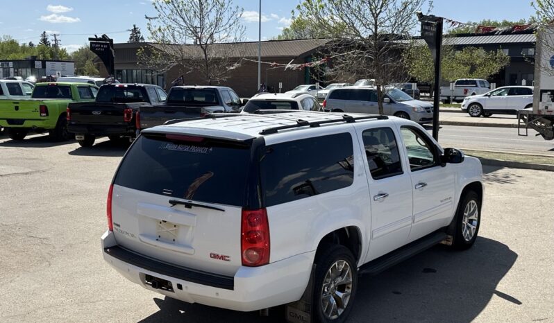 
								2011 GMC Yukon XL full									