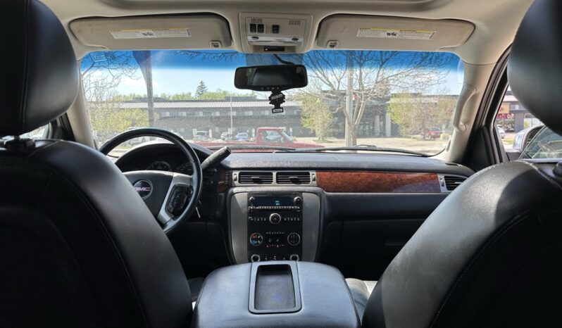 
								2011 GMC Yukon XL full									