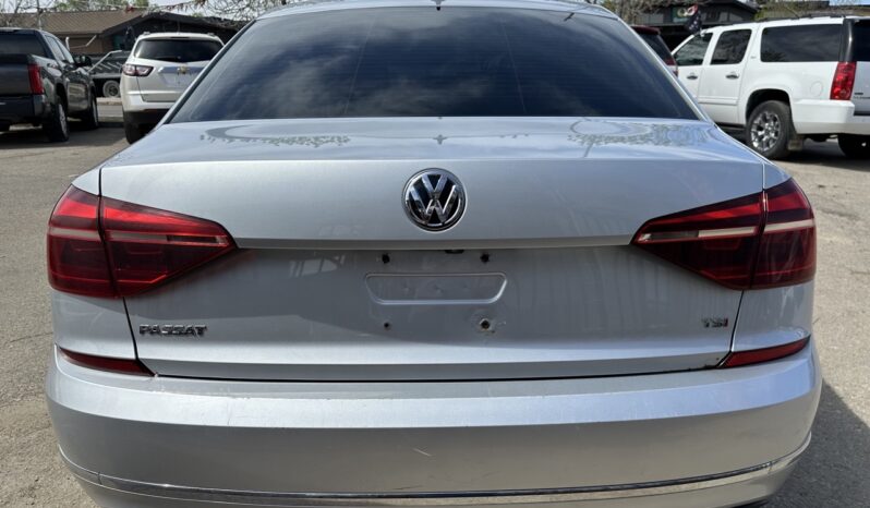 
								2018 Volkswagen Passat full									