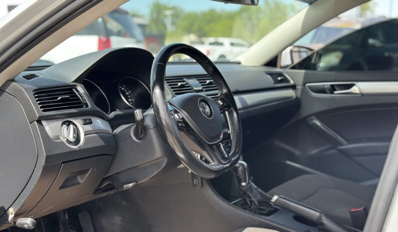 
								2018 Volkswagen Passat full									