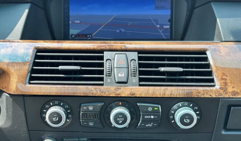 
								2010 BMW 528i xDrive full									