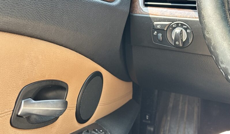 
								2010 BMW 528i xDrive full									