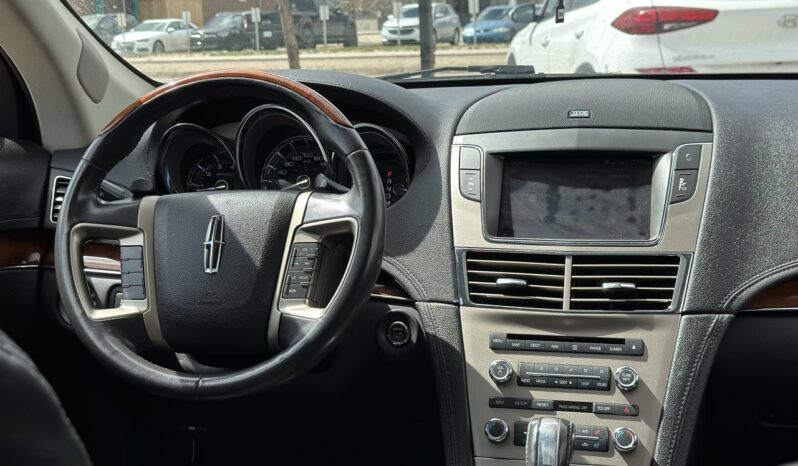 
								2011 Lincoln MKT full									