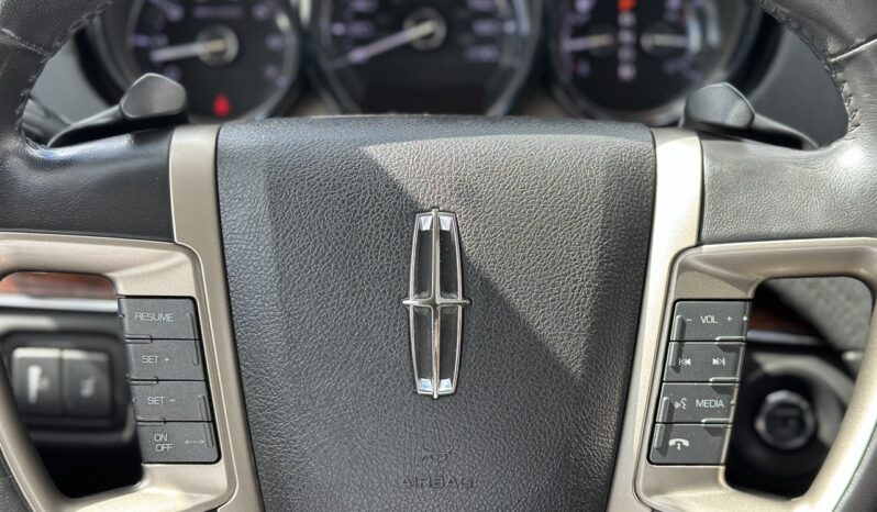 
								2011 Lincoln MKT full									