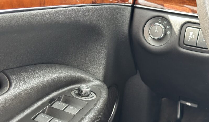 
								2011 Lincoln MKT full									